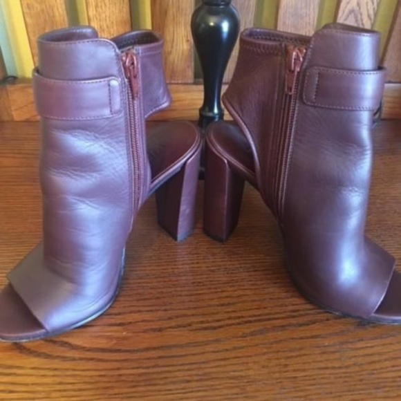 Vince Brigham Bordeaux Burgundy Peep Toe Bootie - Picture 3 of 8